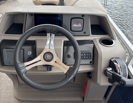 2024 Sun Tracker Fishing Barge - Rental