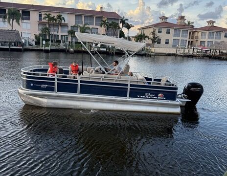 2024 Sun Tracker Fishing Barge - Rental