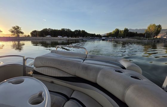 Comfortable Family, Fishing, and Fun Boat
