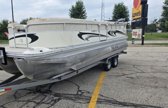 Comfortable Family, Fishing, and Fun Boat