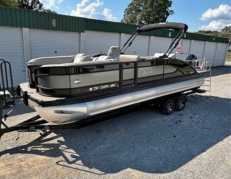 300hp Barletta 25' Ultimate Entertainer - water accessories included