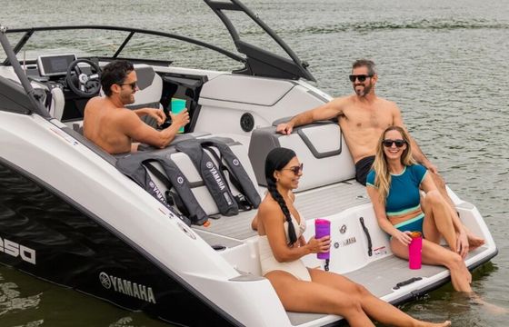 25 Foot twin engine Yamaha jet boat - Manatee  and Dolphin Safe!