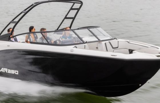 25 Foot twin engine Yamaha jet boat - Manatee  and Dolphin Safe!
