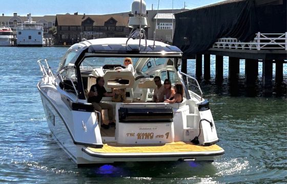 Luxury Power Cruiser For 12 -Bay Tours, Fleet Week, Sunset &amp; Fireworks