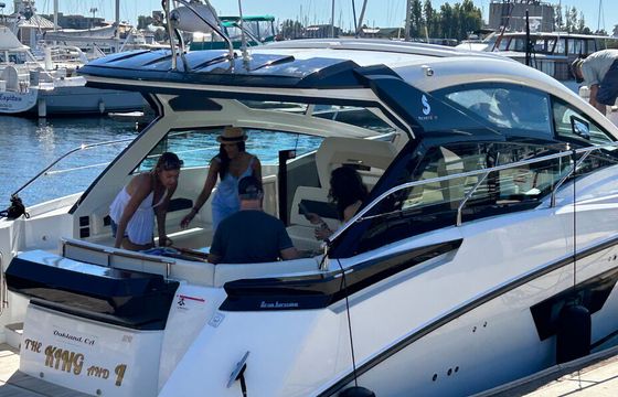 Luxury Power Cruiser For 12 -Bay Tours, Fleet Week, Sunset &amp; Fireworks