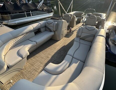 Cruiser and Tube Lake Norman Harris 240 Sunliner Tritoon