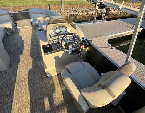 Cruiser and Tube Lake Norman Harris 240 Sunliner Tritoon