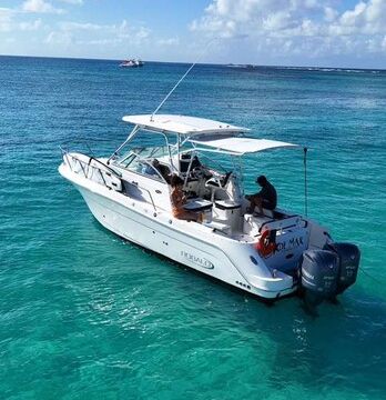 Relax & Refresh Aboard the 2012 30ft Robalo DC