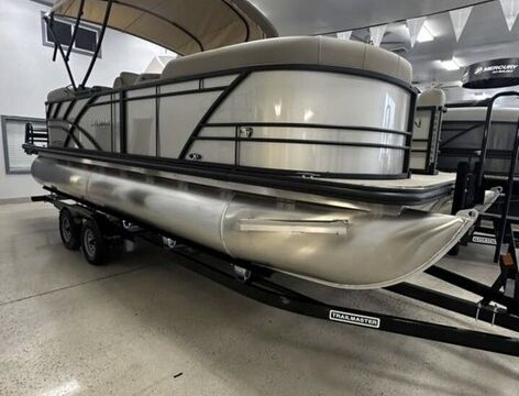 Lake Powell Daily Rentals - 2025 Sylvan Pontoon X3