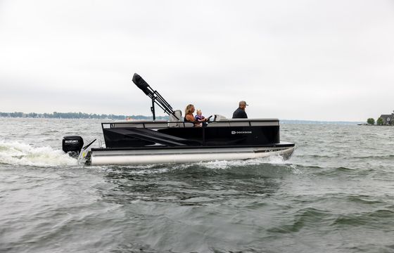 New Luxury Tritoon Rental – Bluetooth Audio Sandbar-Ready!