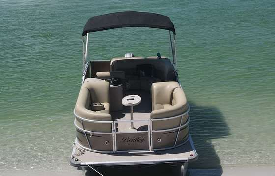 24’ Bentley Pontoon 14 passengers