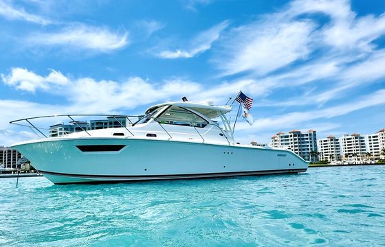 35' Luxury Cruiser- your dream experience awaits!