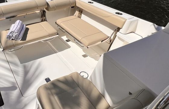 35' Luxury Cruiser- your dream experience awaits!