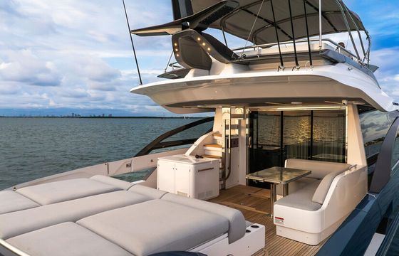 Brand New 2025 80 Azimut S8 - Italian Craftmanship in Miami!