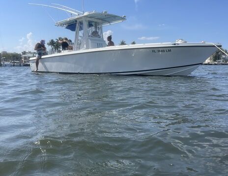 28ft Center Console | Fort Lauderdale Fishing, Sandbar & Party Charter