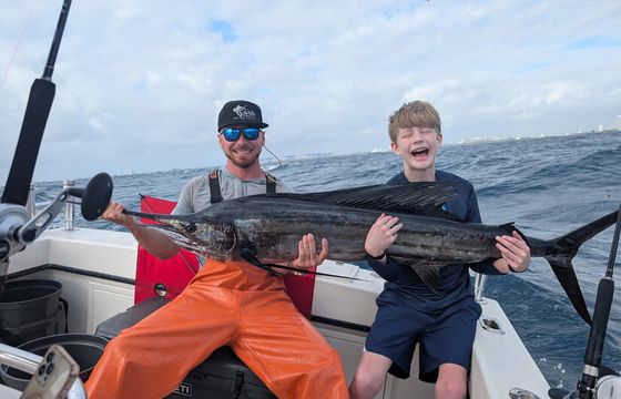 28ft Center Console | Fort Lauderdale Fishing, Sandbar & Party Charter