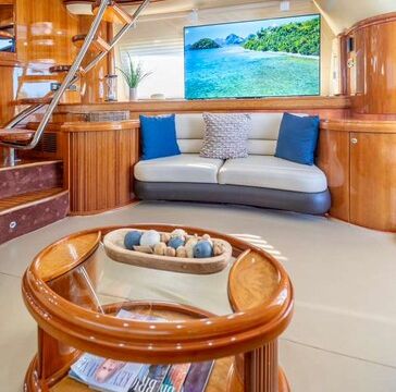 70ft Azimut Luxury Yacht – Jet Skis and Water Toys, Miami Beach