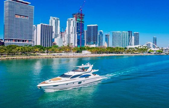70ft Azimut Luxury Yacht – Jet Skis and Water Toys, Miami Beach