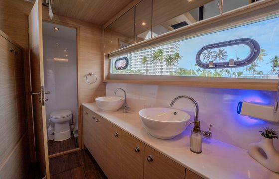 54' Aquila catamaran yacht