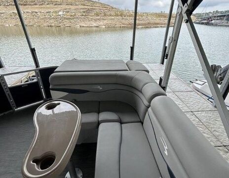 Luxury Bennington S22 Pontoon – Fuel Included, Lake Travis