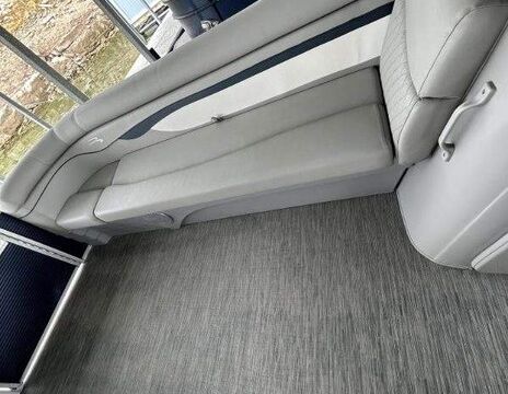 Luxury Bennington S22 Pontoon – Fuel Included, Lake Travis