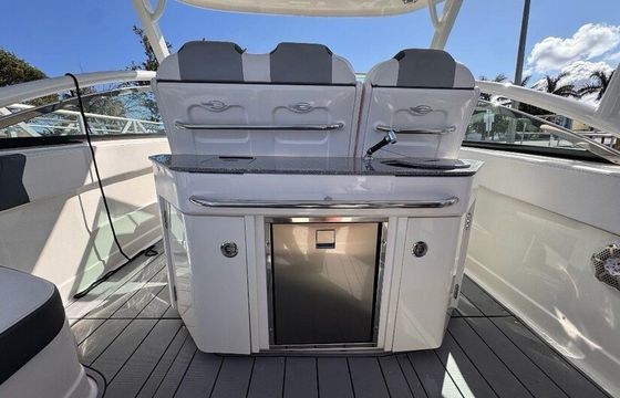 30' Stylish Chaparral – Fast, Fun & Family-Friendly