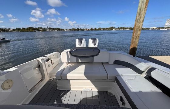 30' Stylish Chaparral – Fast, Fun & Family-Friendly