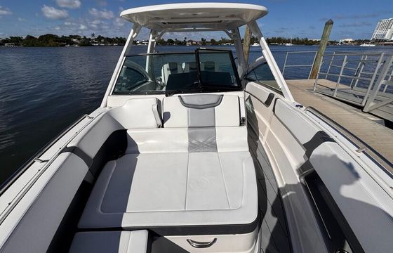 30' Stylish Chaparral – Fast, Fun & Family-Friendly