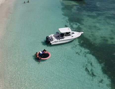 Boston Whaler 24’ – Smooth Ride to Icacos/Palomino (Captain Included)