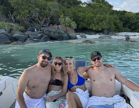 Boston Whaler 24’ – Smooth Ride to Icacos/Palomino (Captain Included)