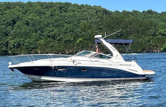 Lake of the Ozarks Party Cruiser | 37' Four Winns for 12 Guests