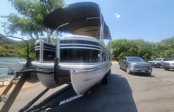 Fully Equipped Harris Tritoon – Bluetooth, Floating Mat, Lake Travis