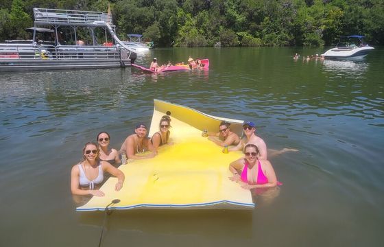 Fully Equipped Harris Tritoon – Bluetooth, Floating Mat, Lake Travis
