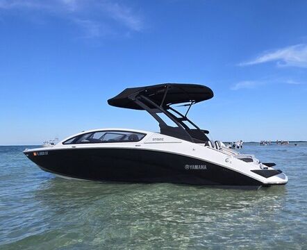 28ft  Yamaha **Fast and Luxurious** Sandbar FAVORITE tons of room***