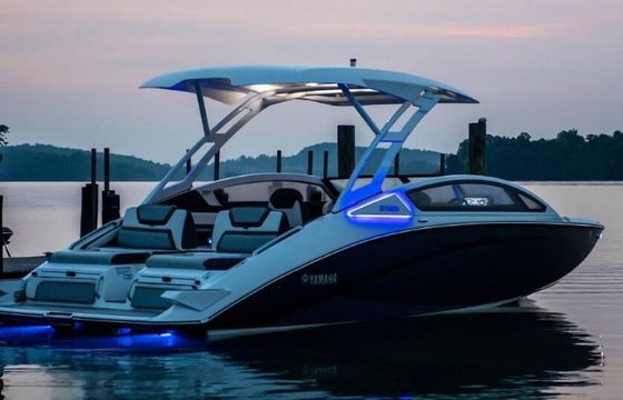 28ft  Yamaha **Fast and Luxurious** Sandbar FAVORITE tons of room***