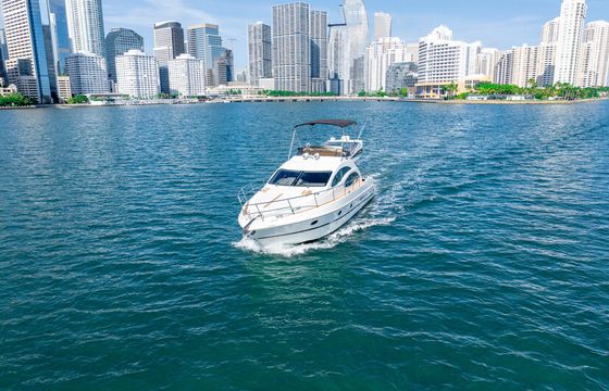 Enjoy " TIME BANDICT " 45ft Azimut in MIAMI !!!