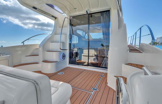 Enjoy " TIME BANDICT " 45ft Azimut in MIAMI !!!