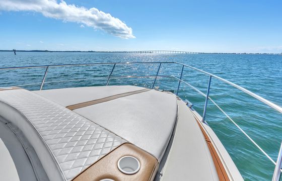 Enjoy " TIME BANDICT " 45ft Azimut in MIAMI !!!