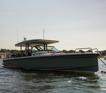 Axopar Brabus 37 Suntop