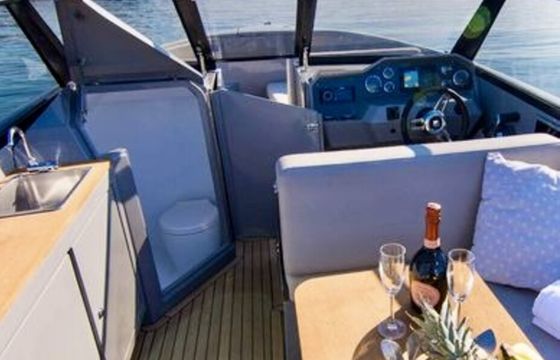 Rand Luxury Yacht with Captain and Fuel – Riviera Beach, West Palm