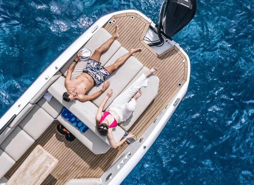 Rand Luxury Yacht with Captain and Fuel – Riviera Beach, West Palm