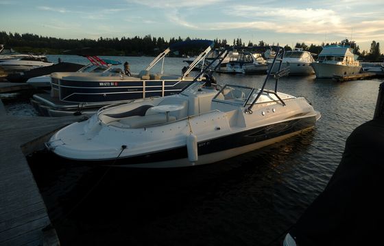 Explore Lake Washington in Our SeaSwirl 237 Sundeck