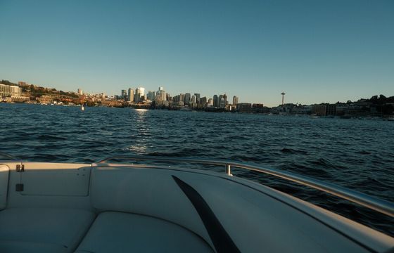 Explore Lake Washington in Our SeaSwirl 237 Sundeck