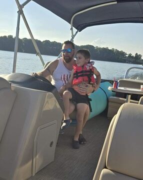 2022 Bentley 24ft Pontoon – Lake Norman, Seats 16