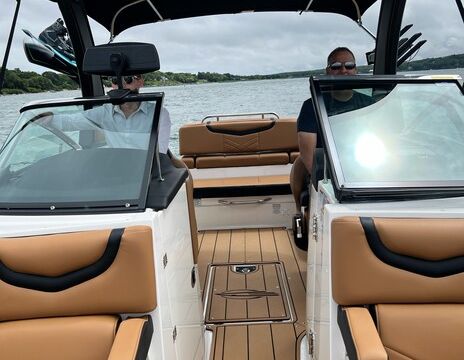 2023 Chaparral 26 Surf