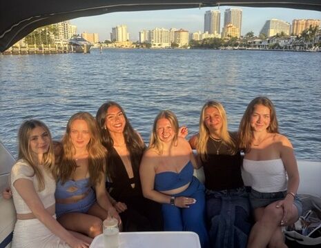 Private Yacht Charter – Bachelorette, Birthdays, Sandbar Cruises