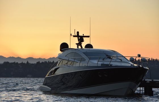 Sport Yacht in Kirkland. Room for 12. Seattle/Lake Union Available.
