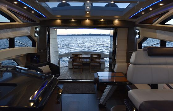 Sport Yacht in Kirkland. Room for 12. Seattle/Lake Union Available.