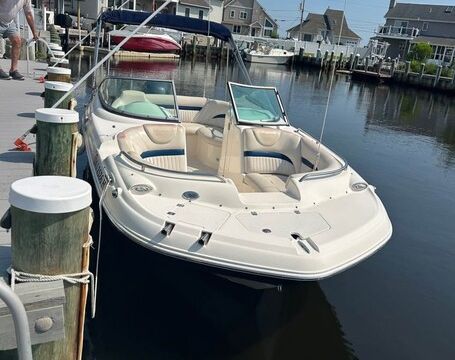 Deck boat on the Great South Bay! (FREE GAS WEEKDAYS AFTER 3PM!)