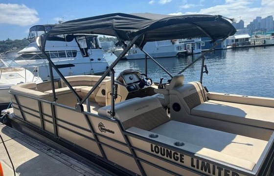 24' Luxury Massimo Party Pontoon | Lake Union Cruises with LED Lights